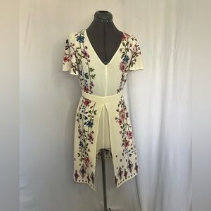 Floral Cream V-Neck Romper Size XS